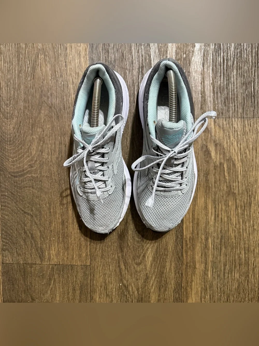 Saucony Women's Light Gray Running Sneakers with Mint Lining Size 8.5W Women